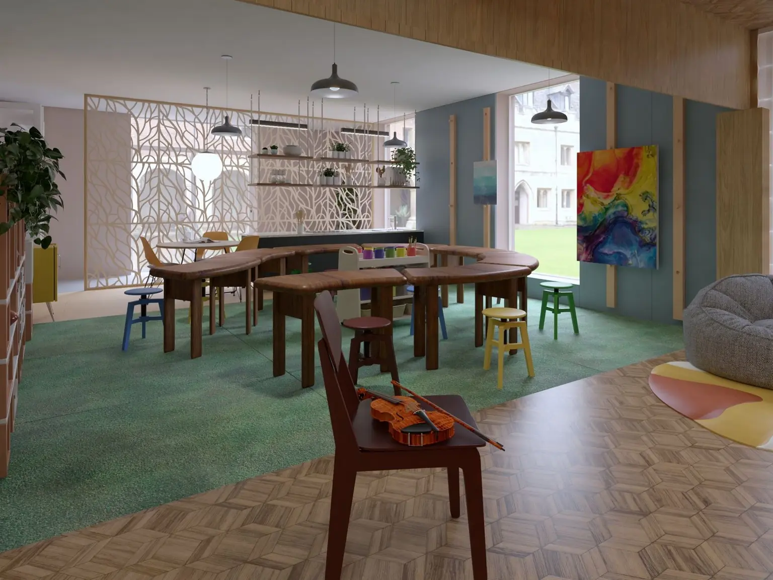 Ateliê da Alegria Criativa: as mesas do ateliê, com o cavalete e as cadeiras coloridas