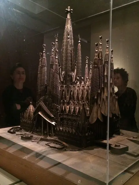 Ilustração 19 do post: GAUDÍ - Barcelona 1900